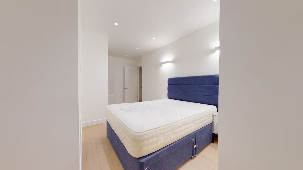 Property photo 3 of 21 Bedroom