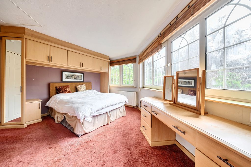 Additional image 8 of 4 bed detached house for saleEmpress Avenue, Farnborough GU14