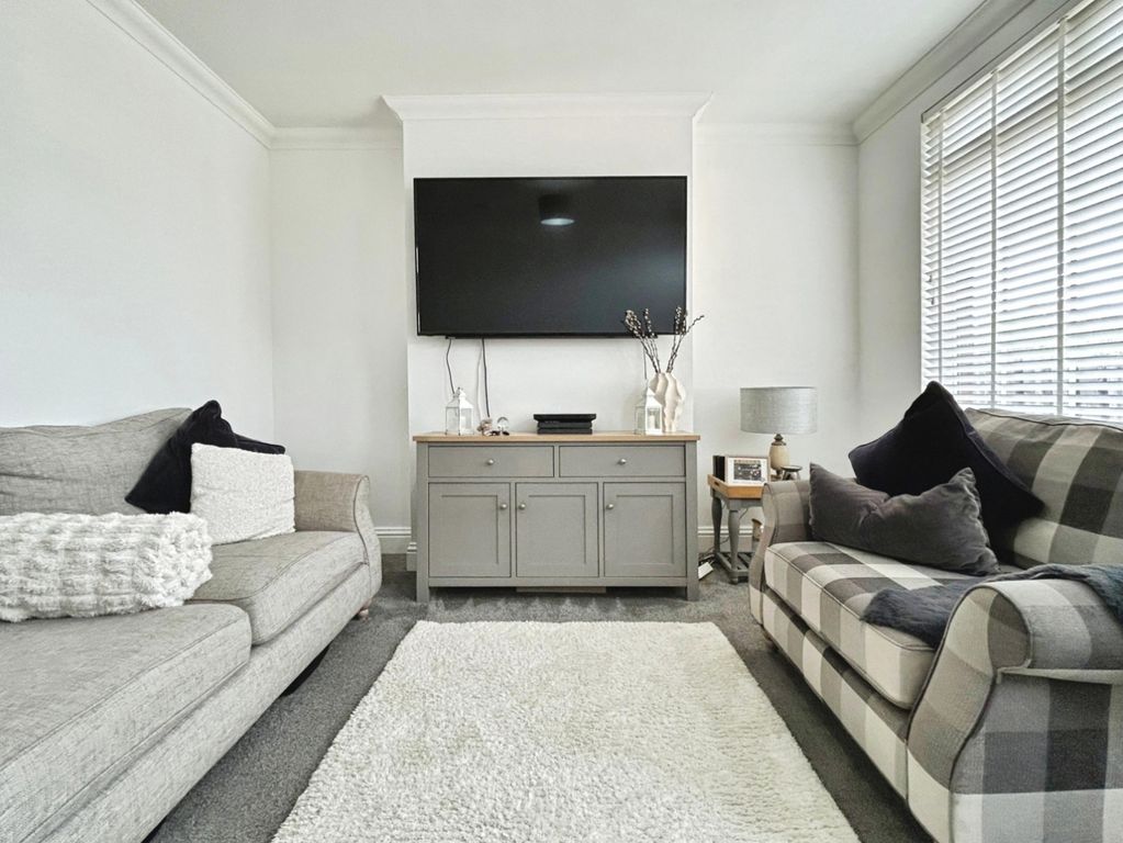 Property photo 3 of 25 Pbox-Img.Jpg