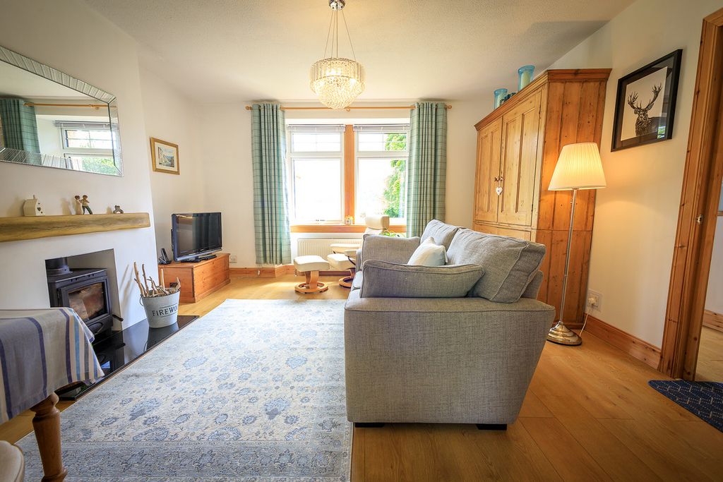 Property photo 3 of 34