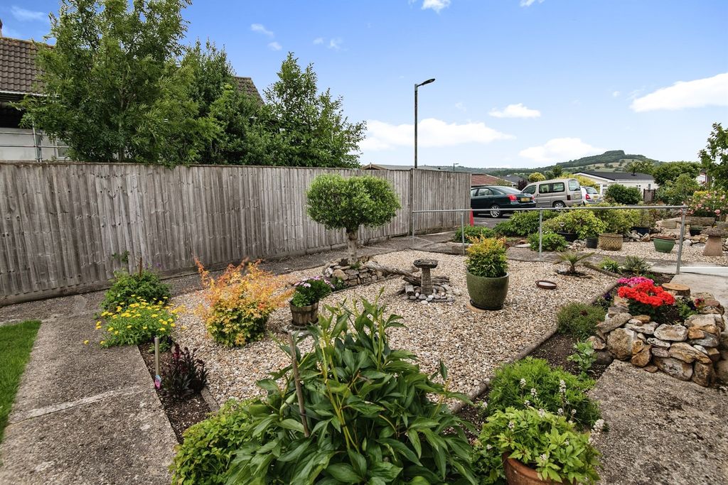 Property photo 2 of 11