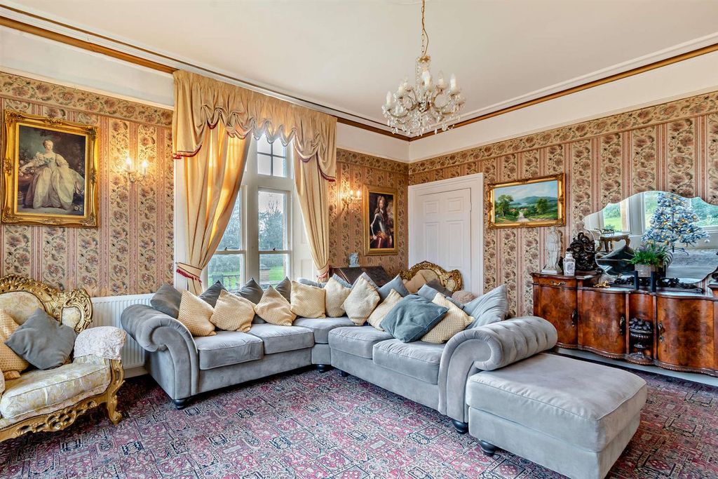 Property photo 2 of 36 8579763-Interior06-800.Jpg