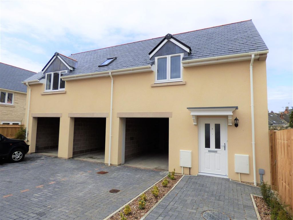 Property photo 1 of 10 Front.Jpg