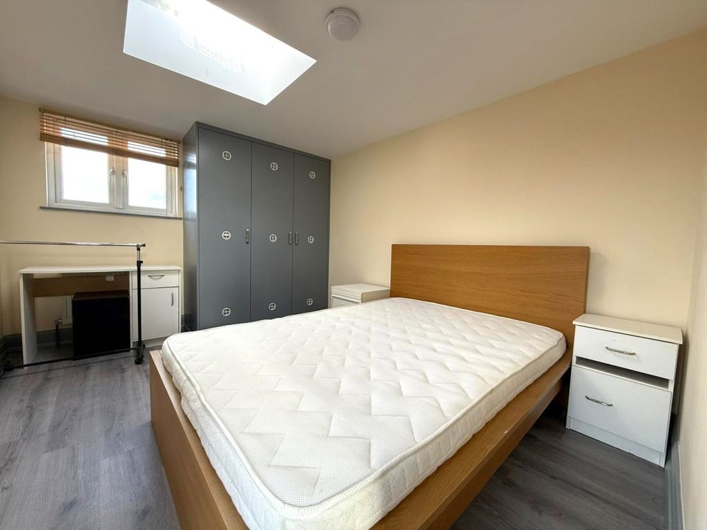 Property photo 1 of 4