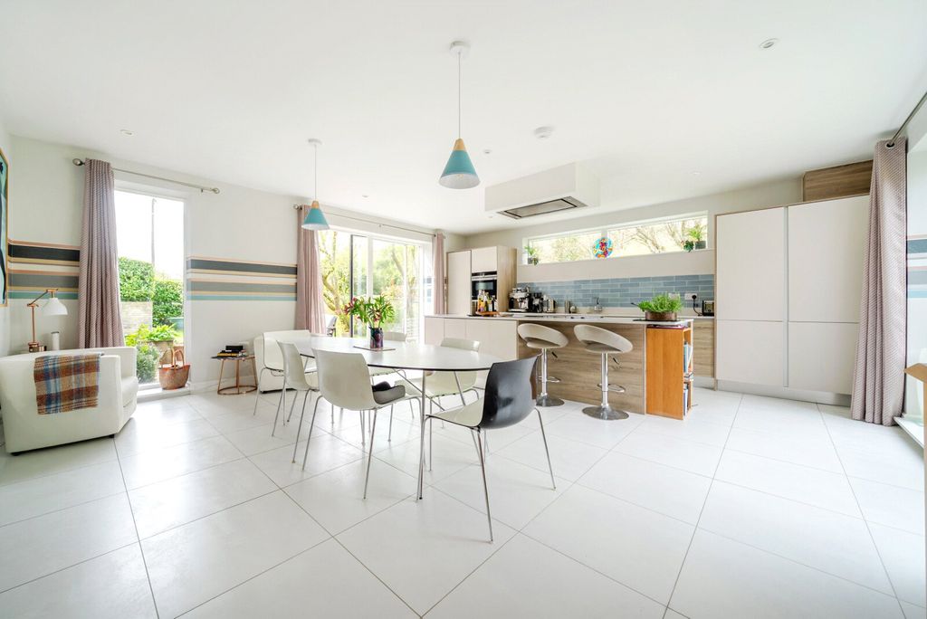 Property photo 3 of 26 Picture No. 20