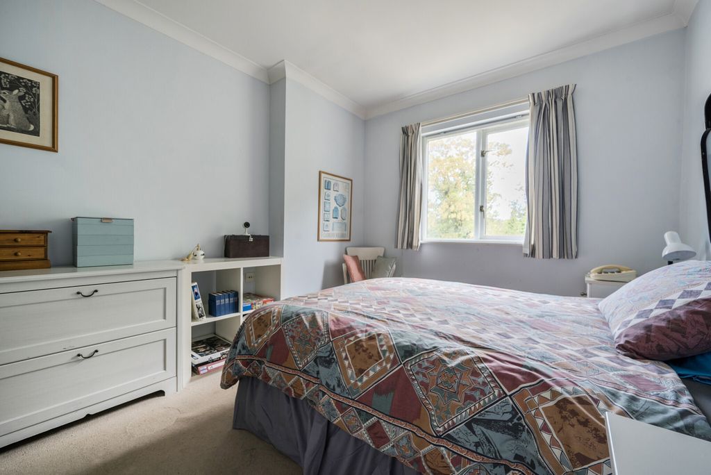 Property photo 3 of 11 1335966-2-6895dc2...