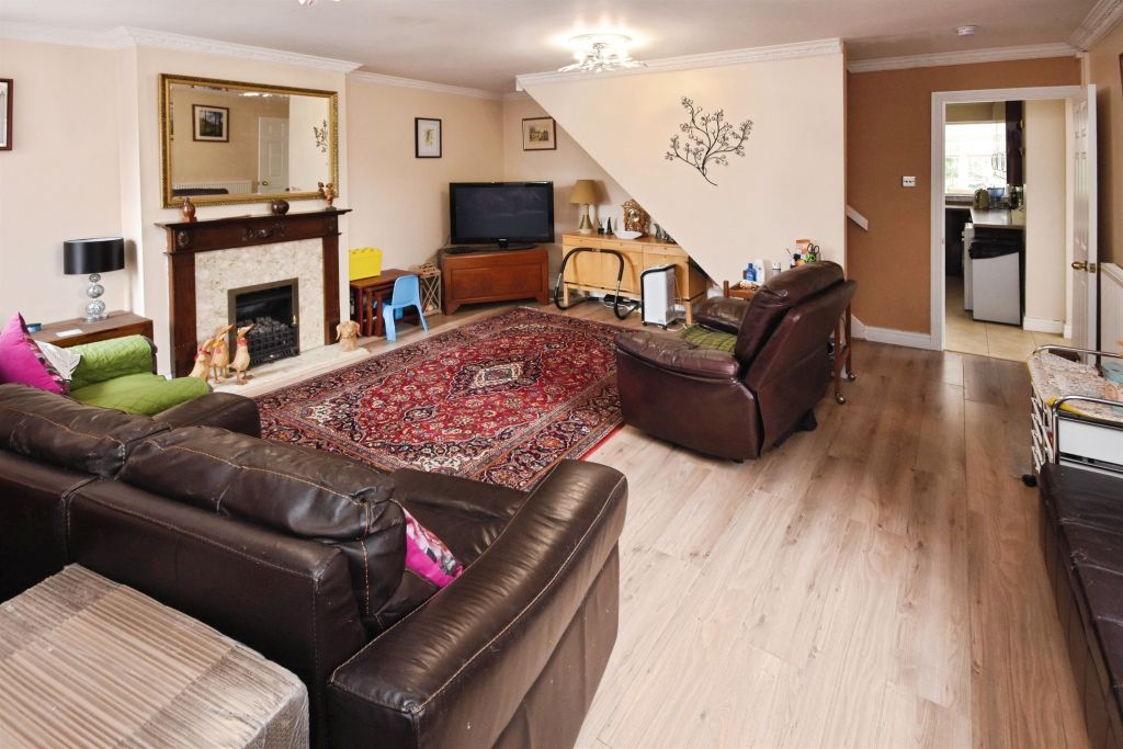 Property photo 2 of 26