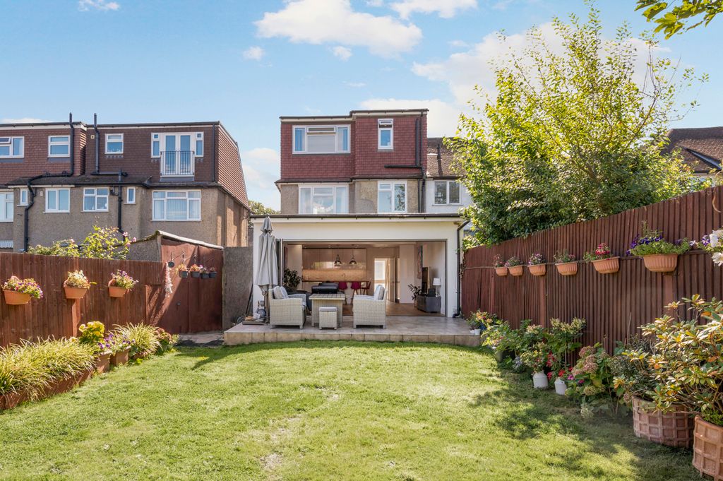 Property photo 2 of 19 Picture No. 14