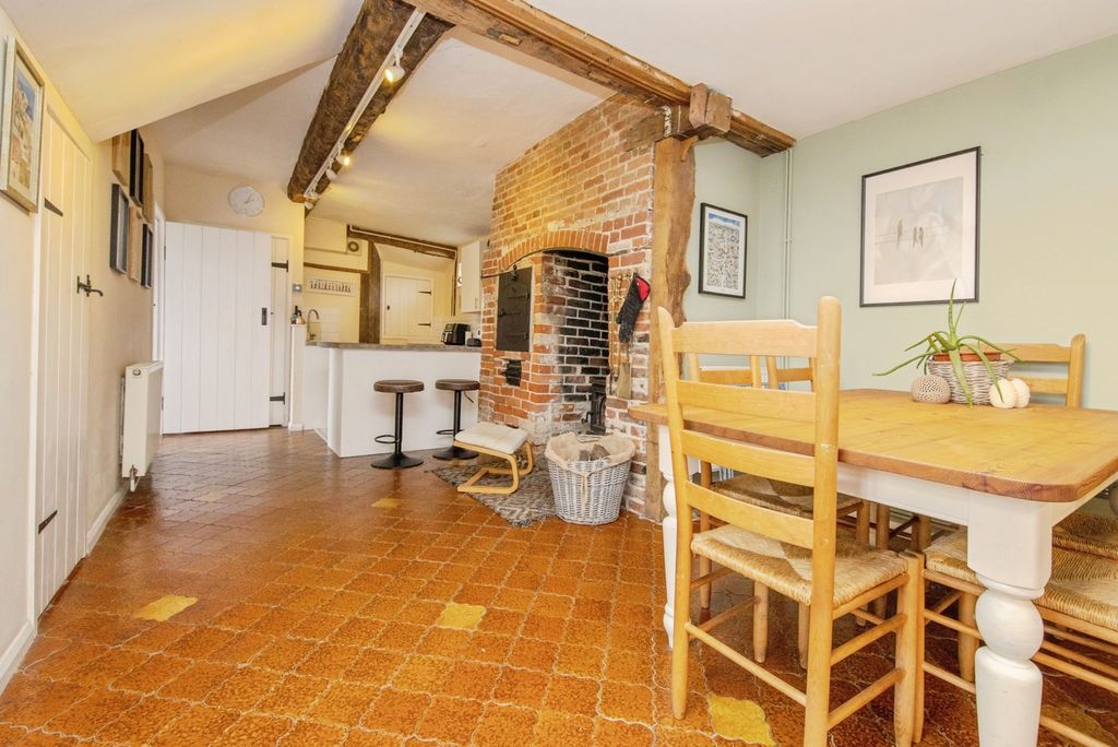 Property photo 3 of 17 Photo