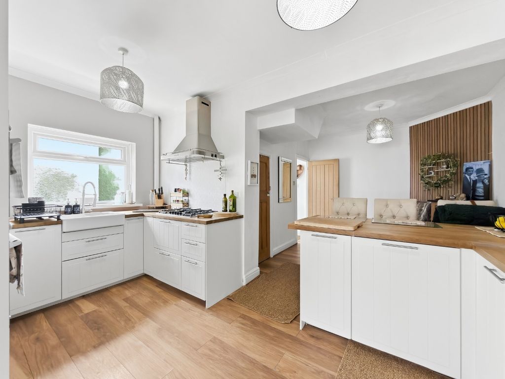 Property photo 2 of 19 5337833