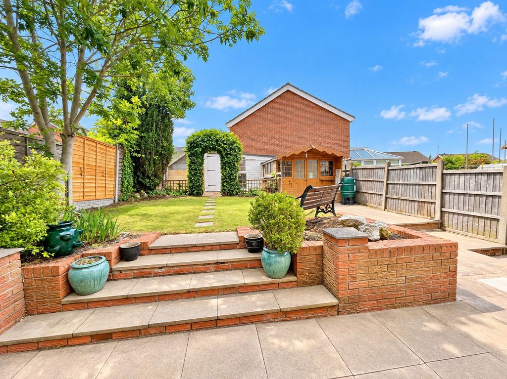 Property photo 2 of 23