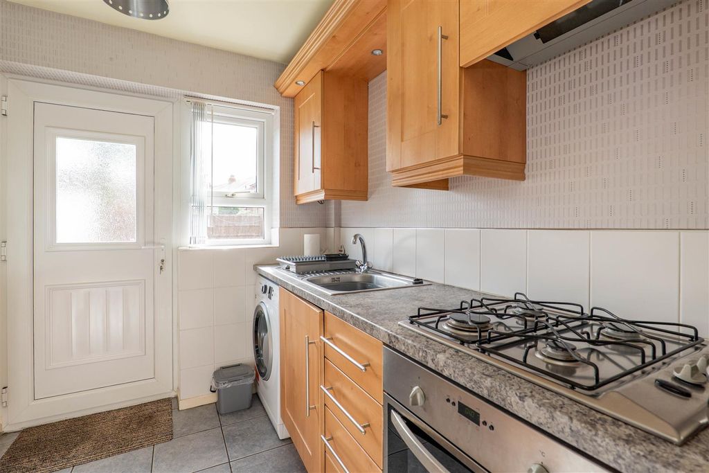 Property photo 3 of 15 Kitchen