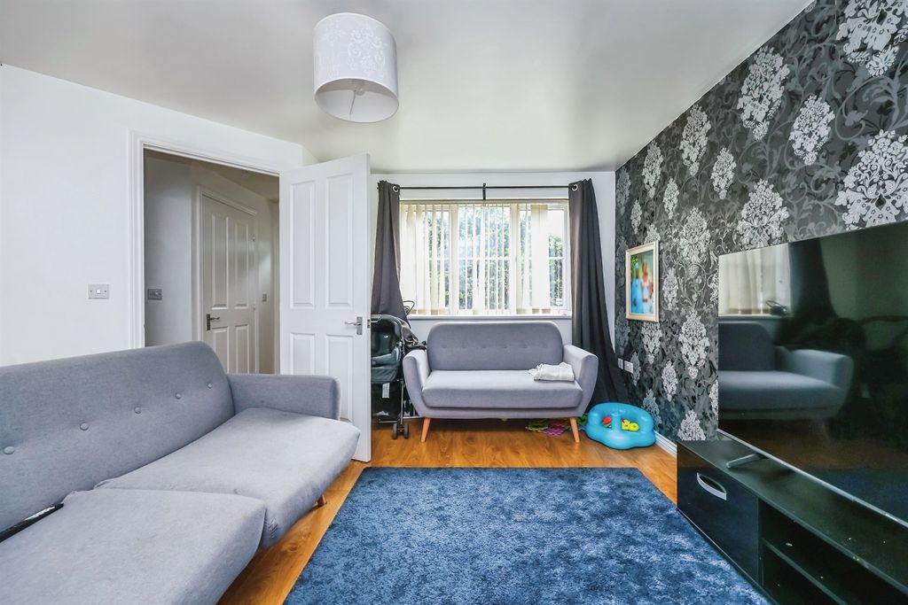 Property photo 3 of 17
