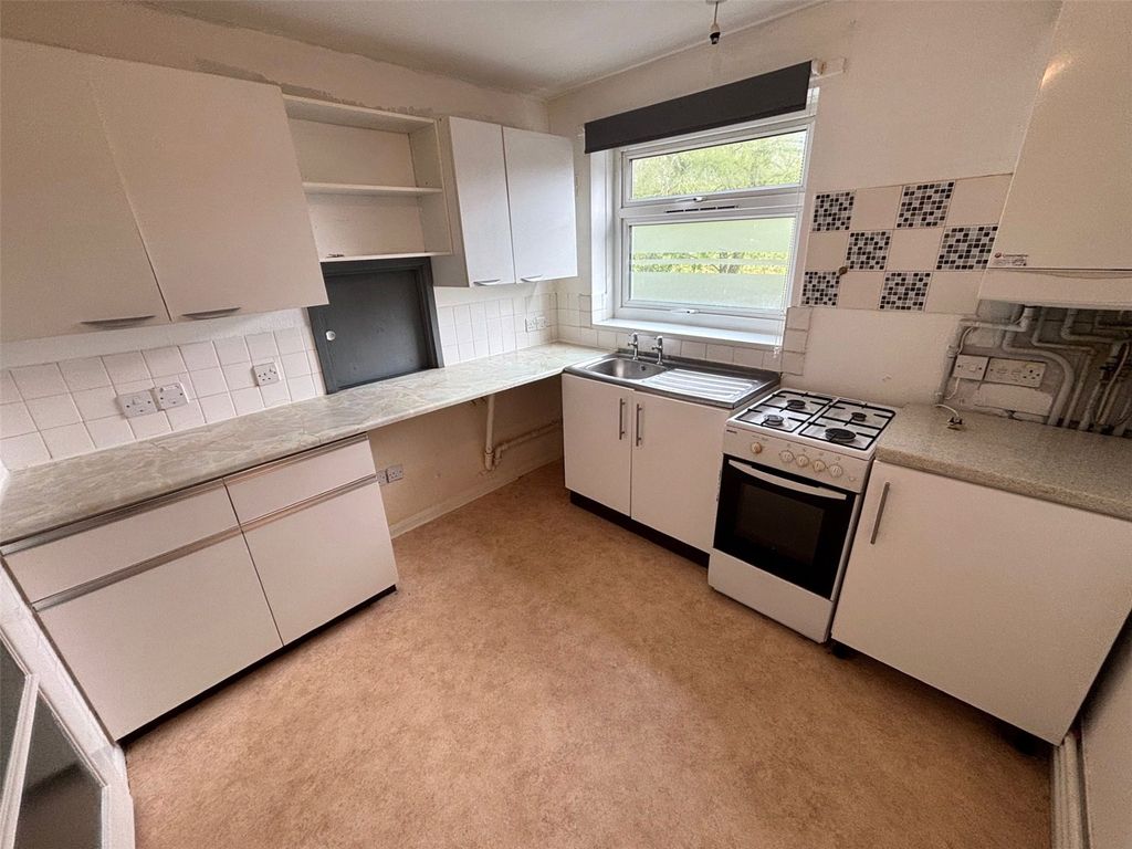 Property photo 3 of 8 Picture No. 11