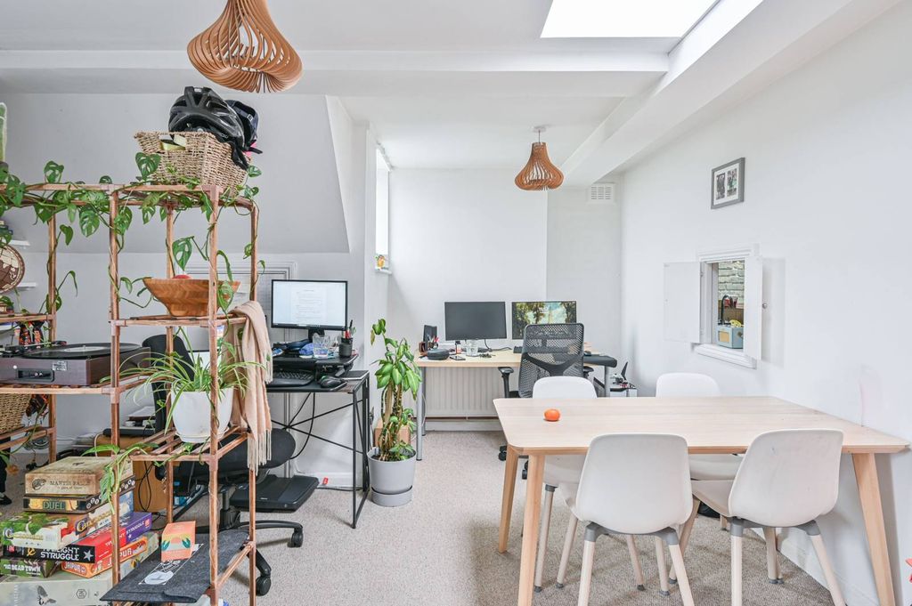 Property photo 3 of 8