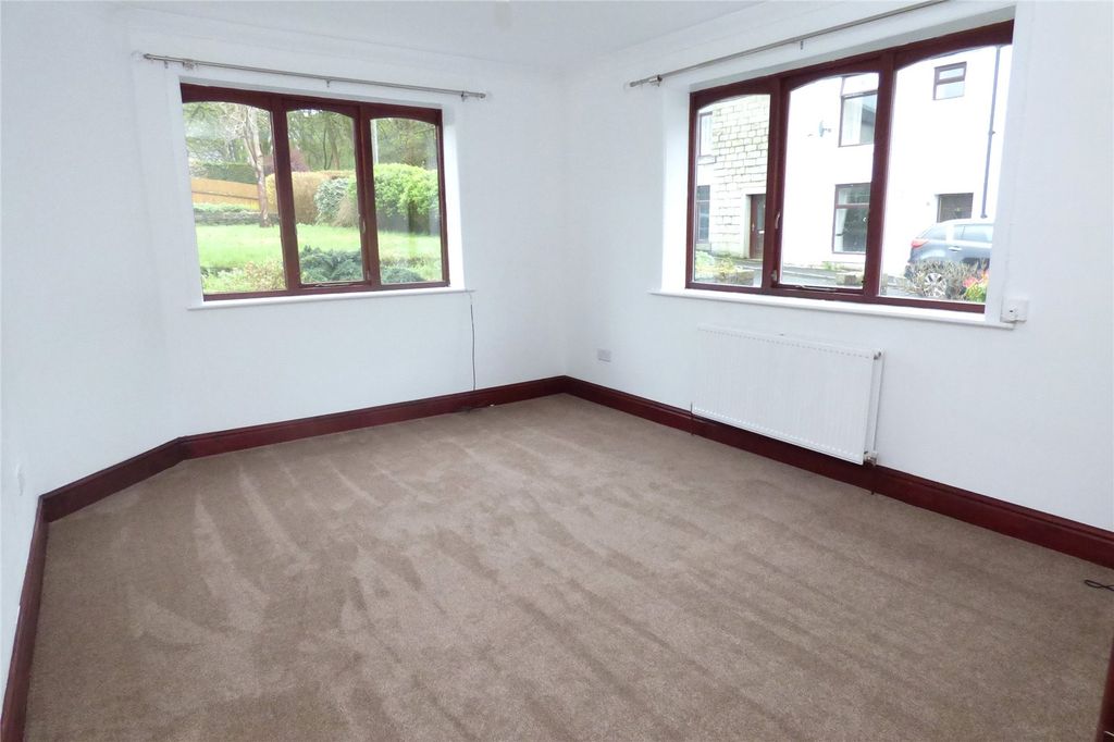 Property photo 3 of 20 Living Room