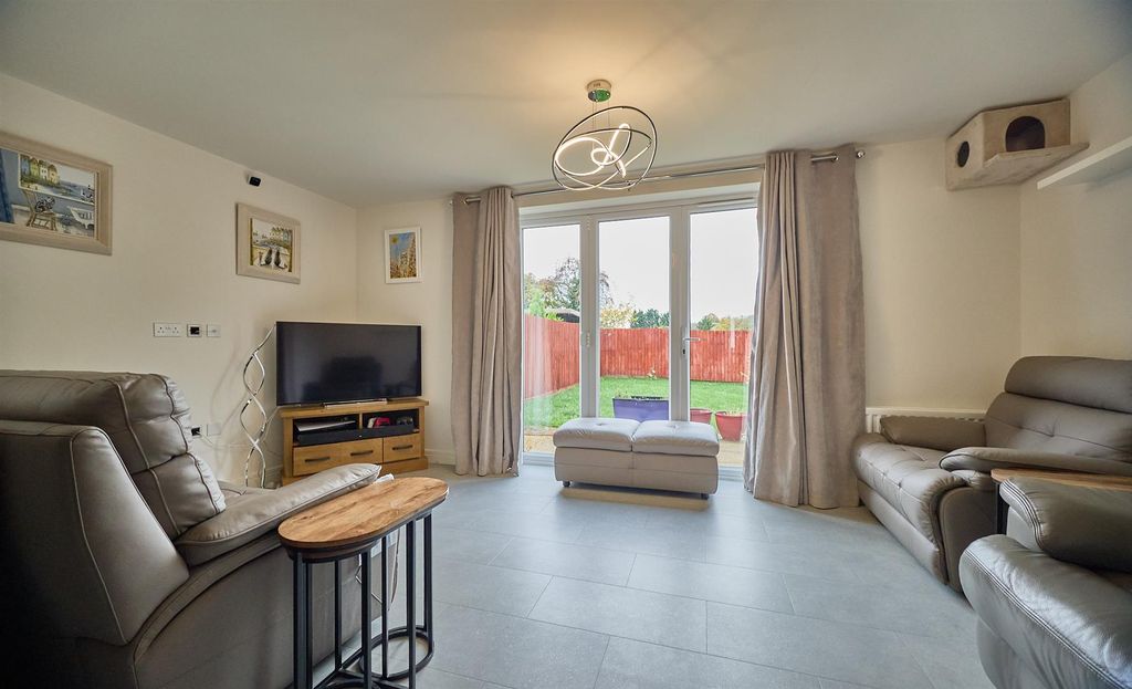 Property photo 2 of 14 Living/Dining/Kitchen