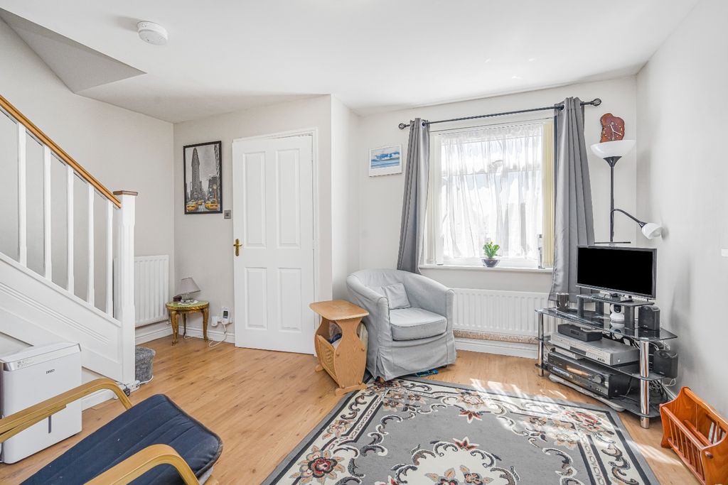 Property photo 2 of 21 5236393