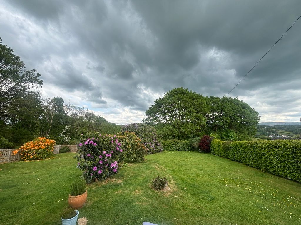 Property photo 3 of 34