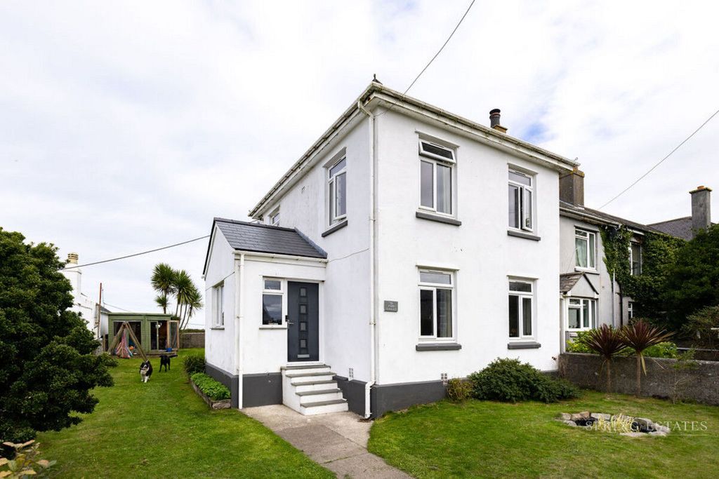 Property photo 1 of 32