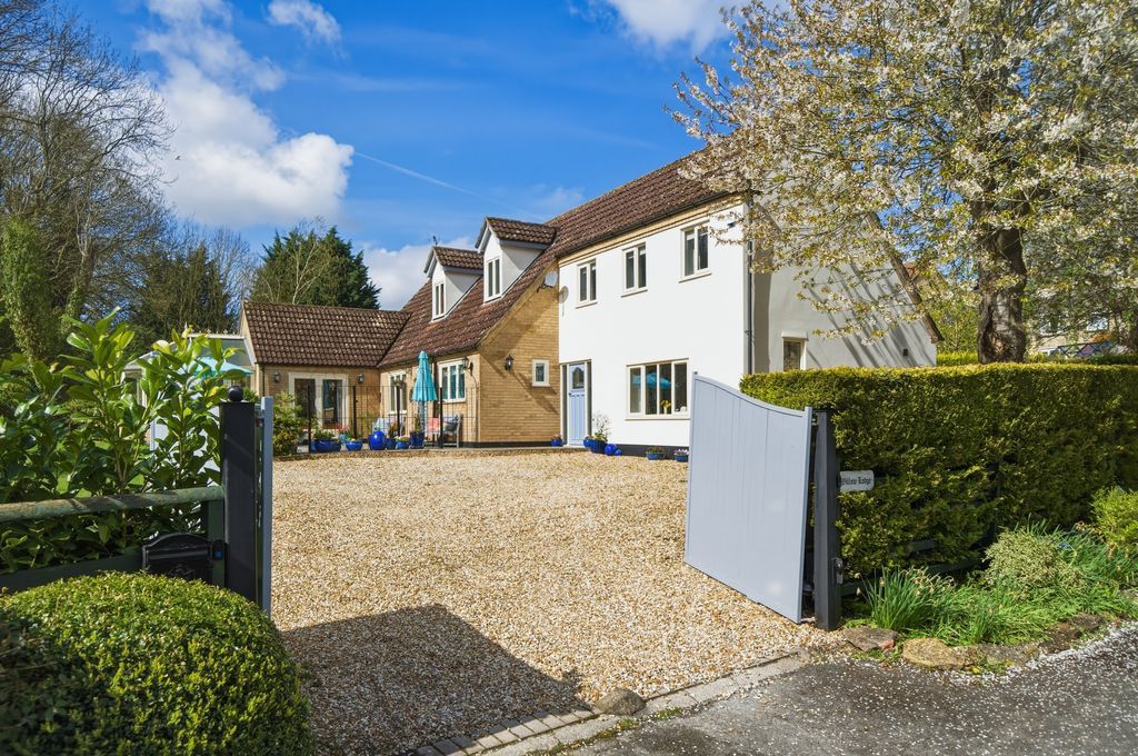 Property photo 2 of 34 Photo 33