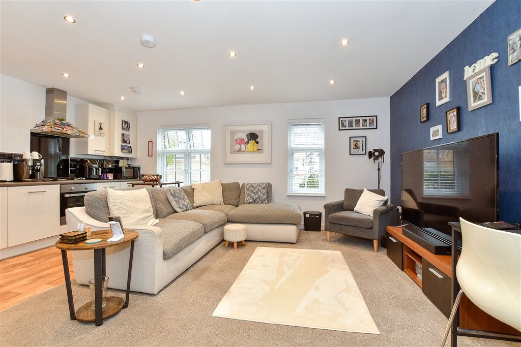 Property photo 2 of 5 Lounge/ Kitchen