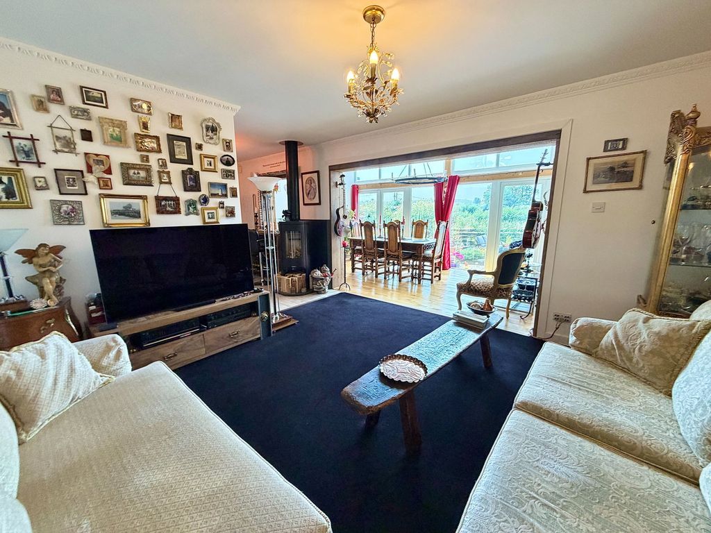 Property photo 3 of 33
