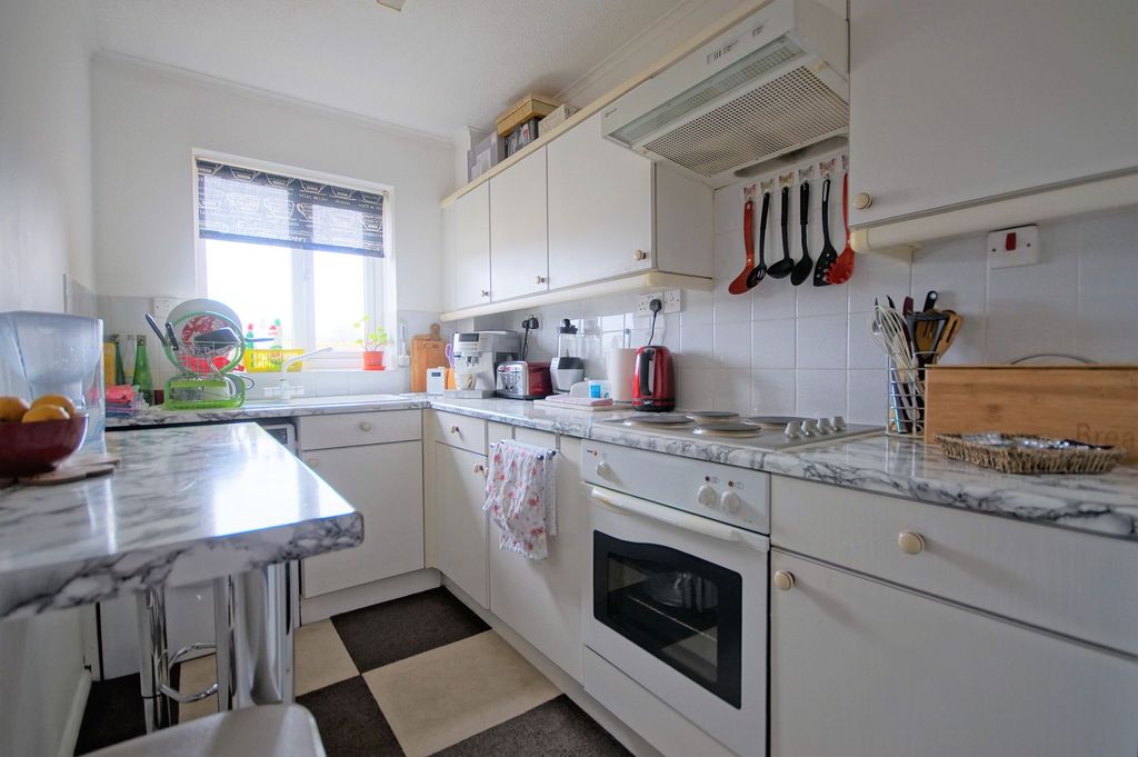 Property photo 3 of 5 Kitchen
