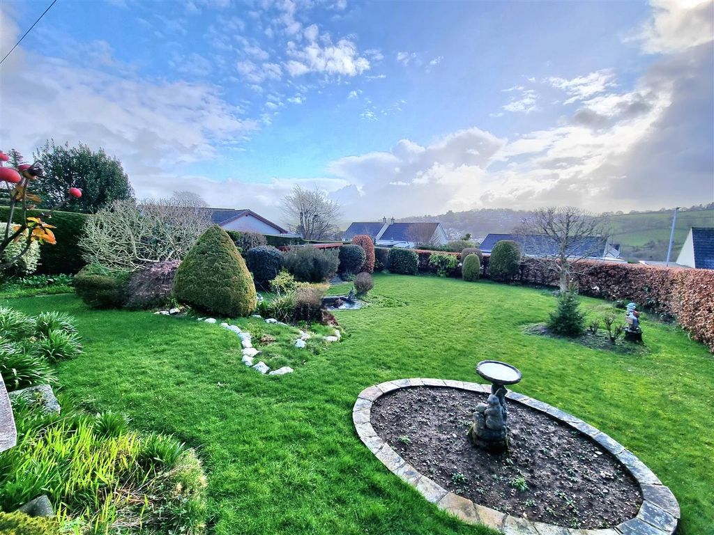 Property photo 2 of 22 Garden.Jpg