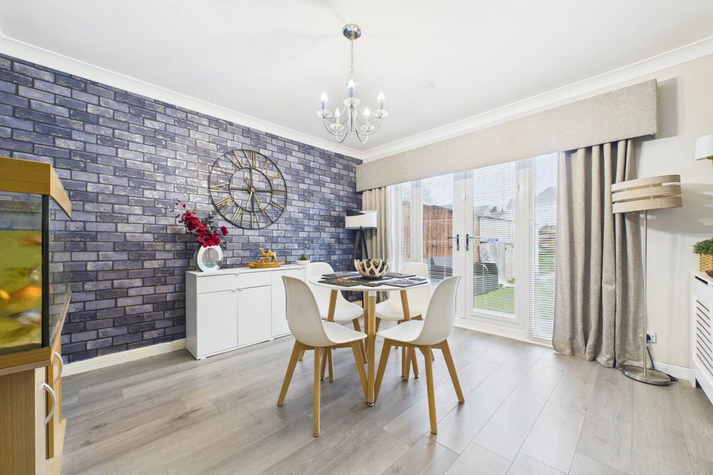 Property photo 3 of 25