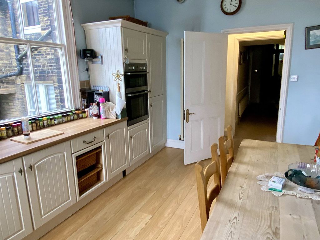 Property photo 3 of 8 Picture No. 06
