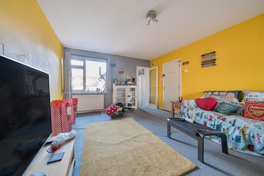 Property photo 2 of 16 Living Room