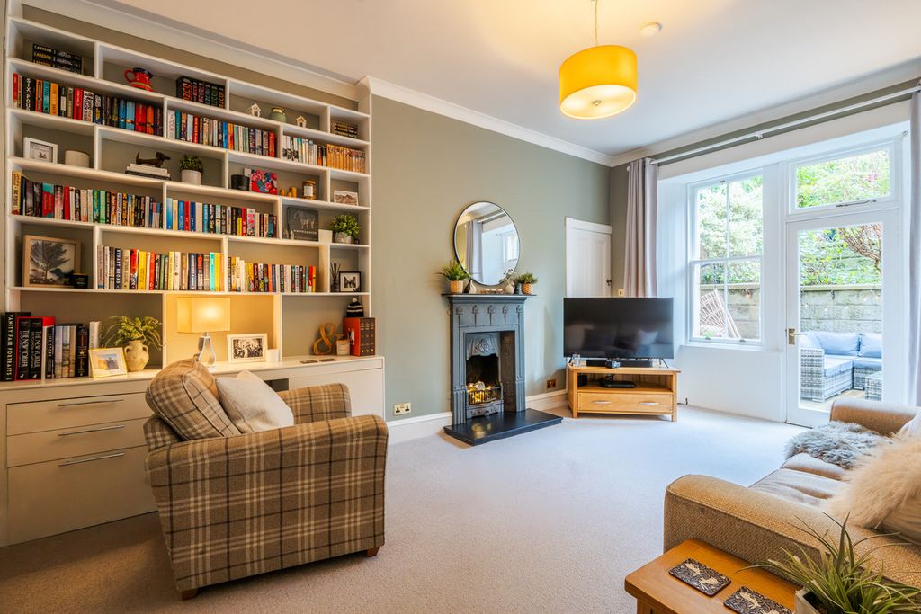 Property photo 2 of 29