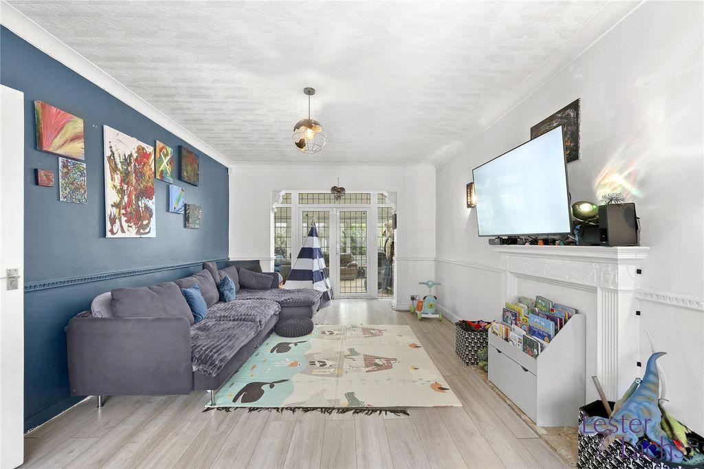 Property photo 2 of 26 Picture No. 12