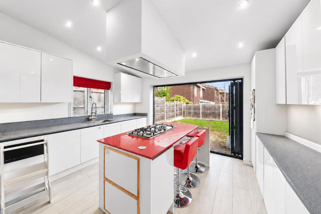 Property photo 3 of 13 82E6Feea-A562-4Fb1-Accc-42c4Cdd5Fb85.Png