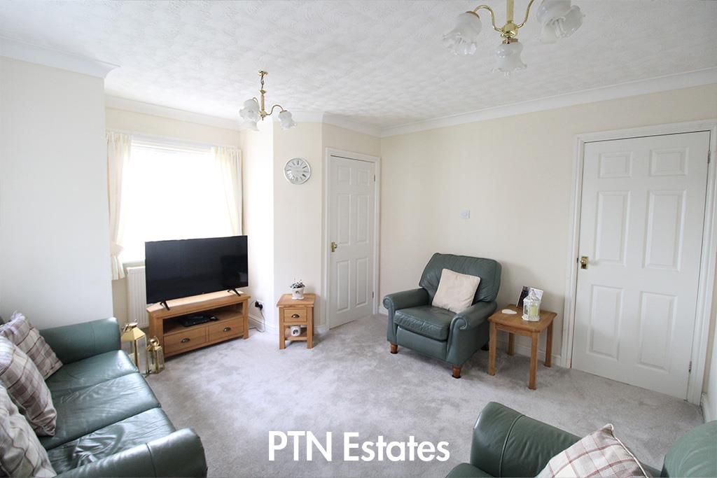 Property photo 2 of 9 Lounge