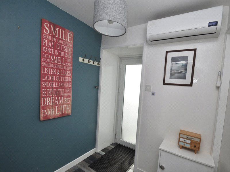 Property photo 2 of 11 Entrance Hall