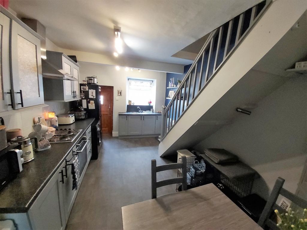 Property photo 3 of 12 Kitchen Diner