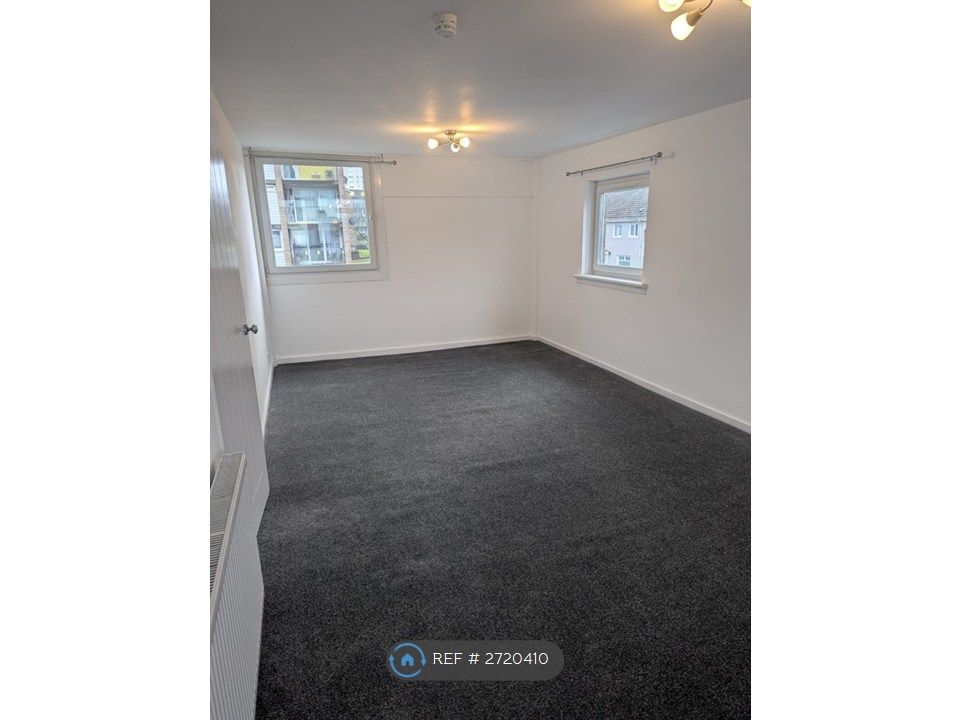 Property photo 2 of 16 Lounge