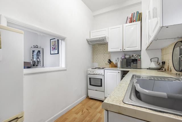 Property photo 2 of 9 Kitchen