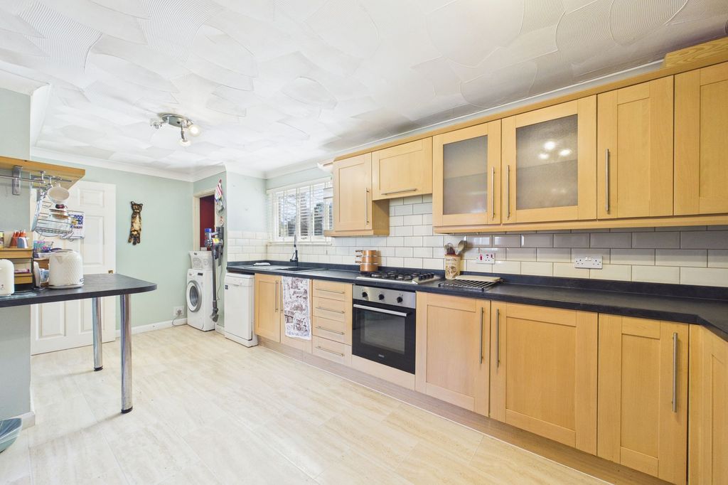 Property photo 2 of 16