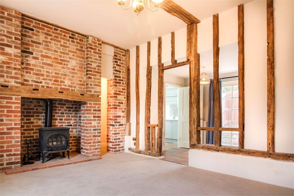 Property photo 2 of 10