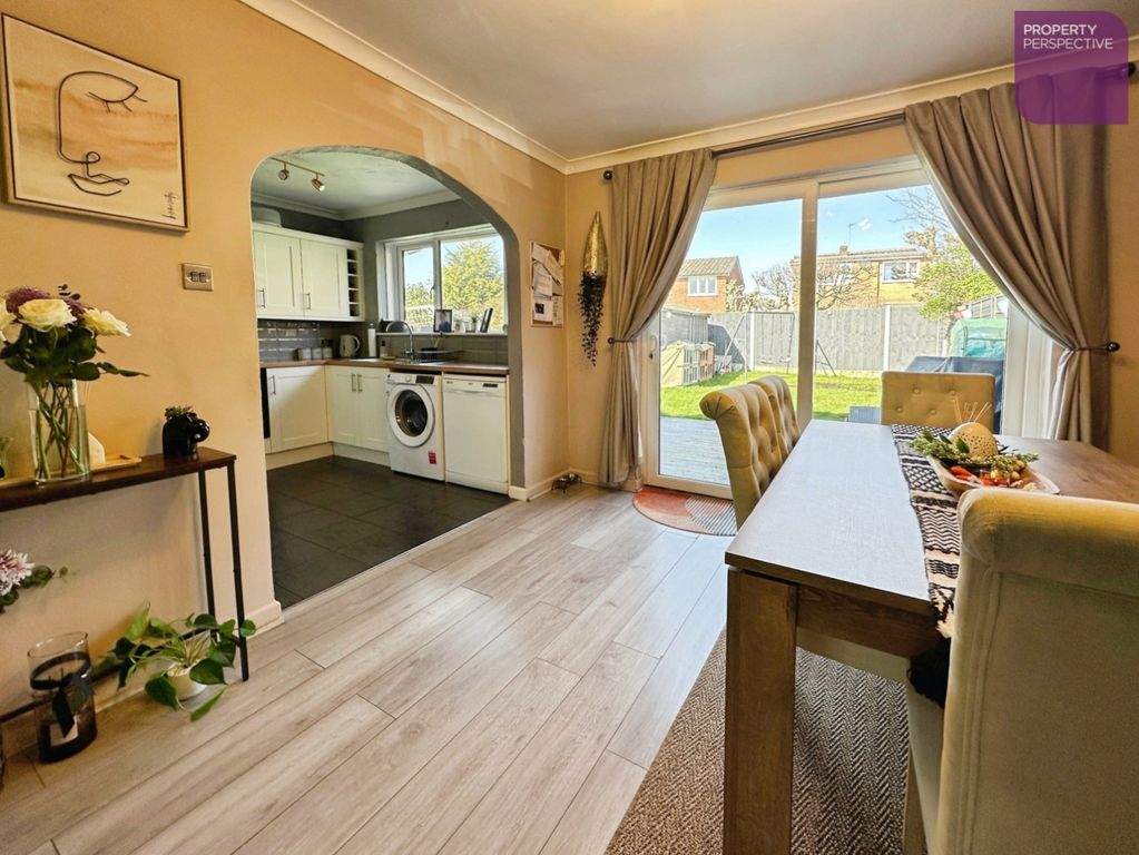 Property photo 3 of 13 Dining Area