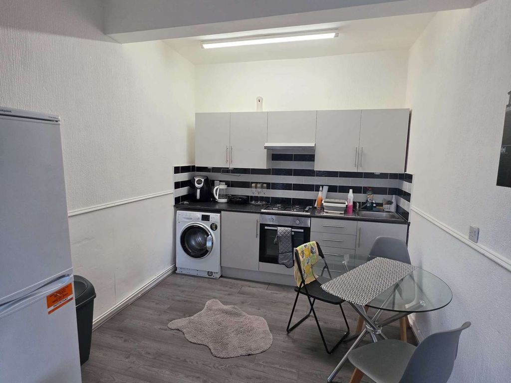 Property photo 3 of 11 1105.Jpg