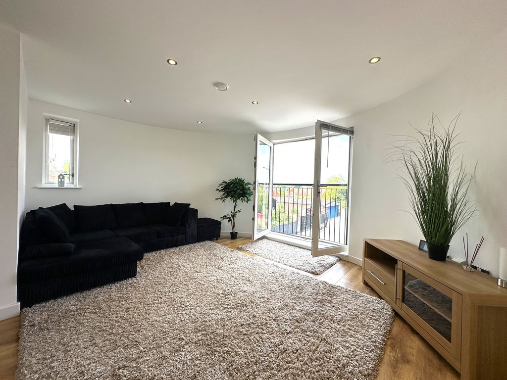 Property photo 3 of 11 Img_5340