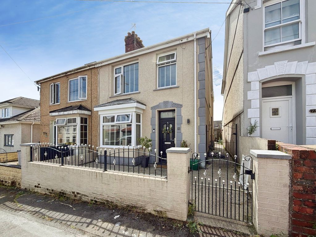 Property photo 1 of 36