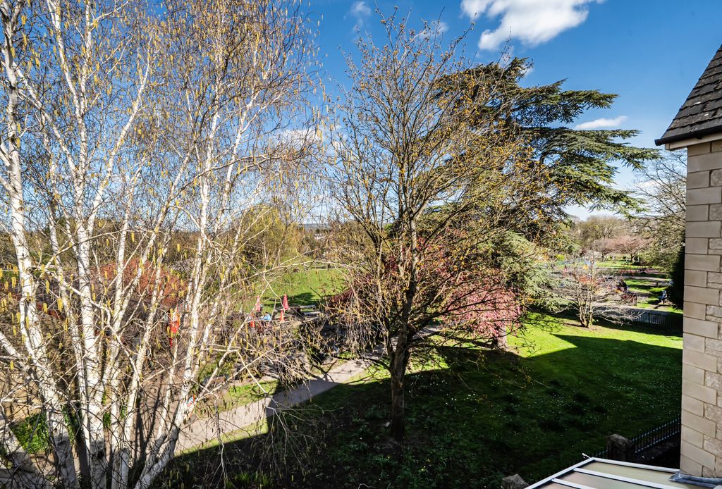 Property photo 2 of 18 1439224-6-69ce80E...