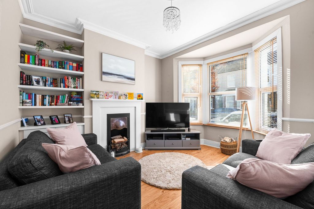 Property photo 3 of 12