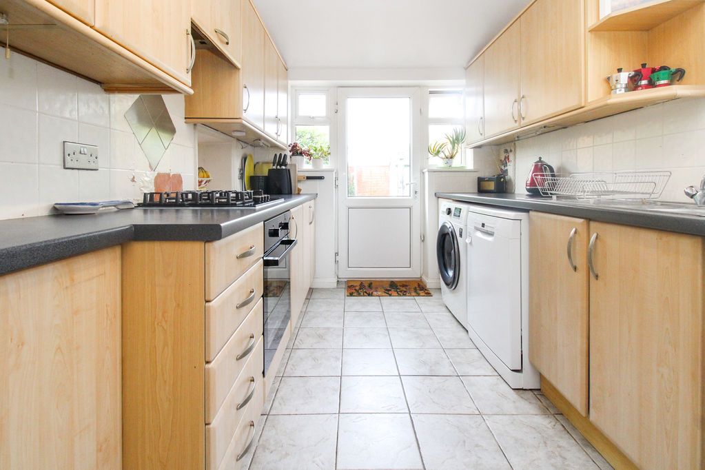 Property photo 2 of 16 Kitchen