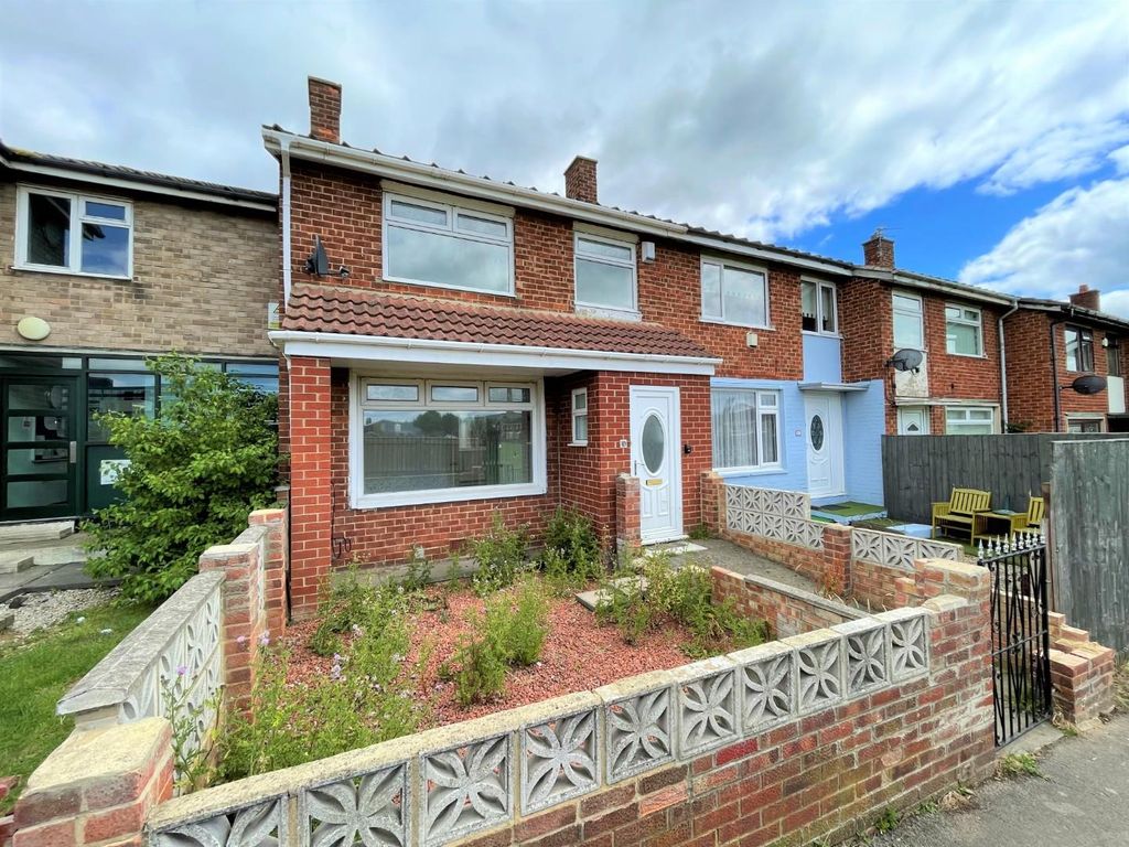 Property photo 1 of 10 Front